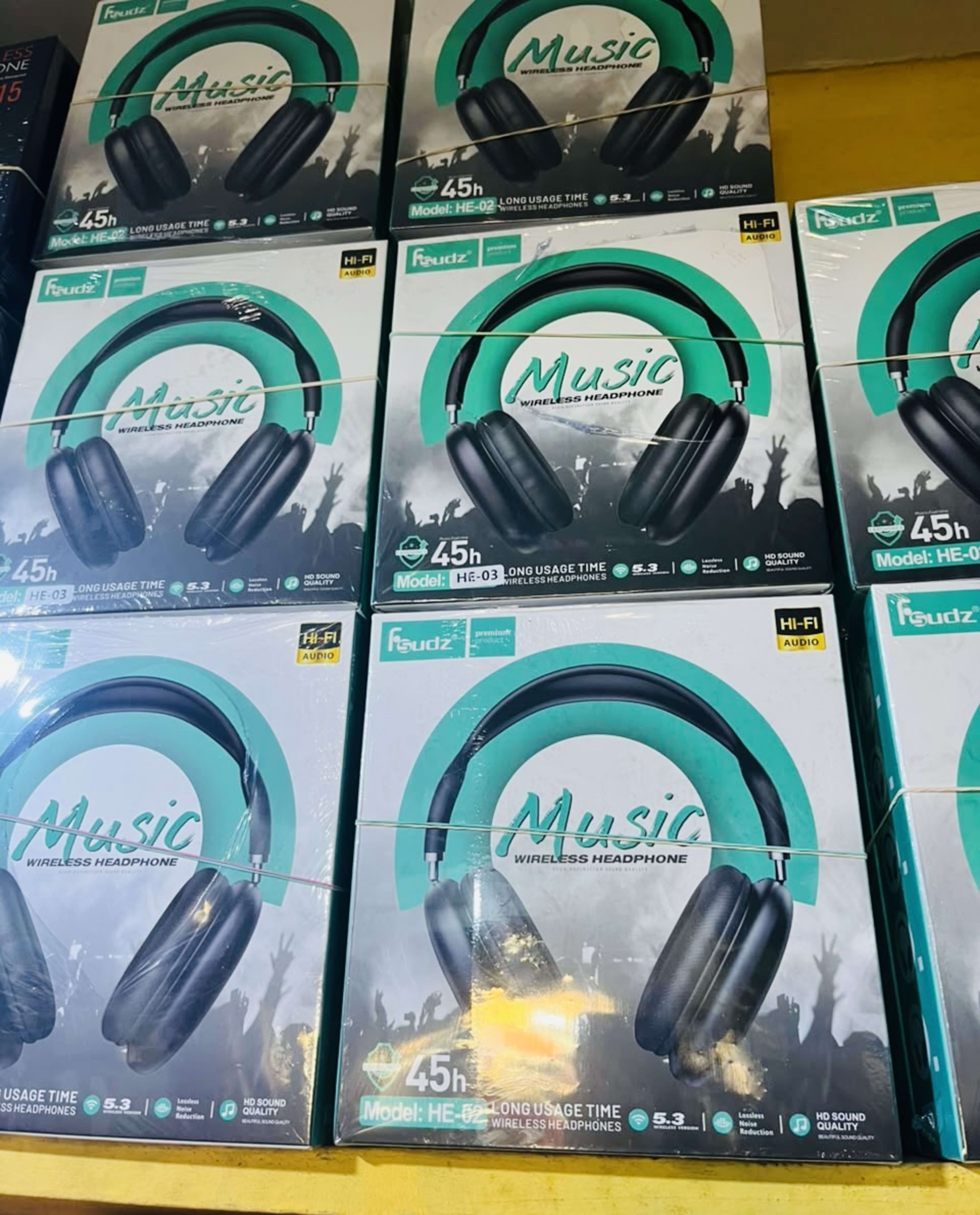 HE-03 Wireless Headphone