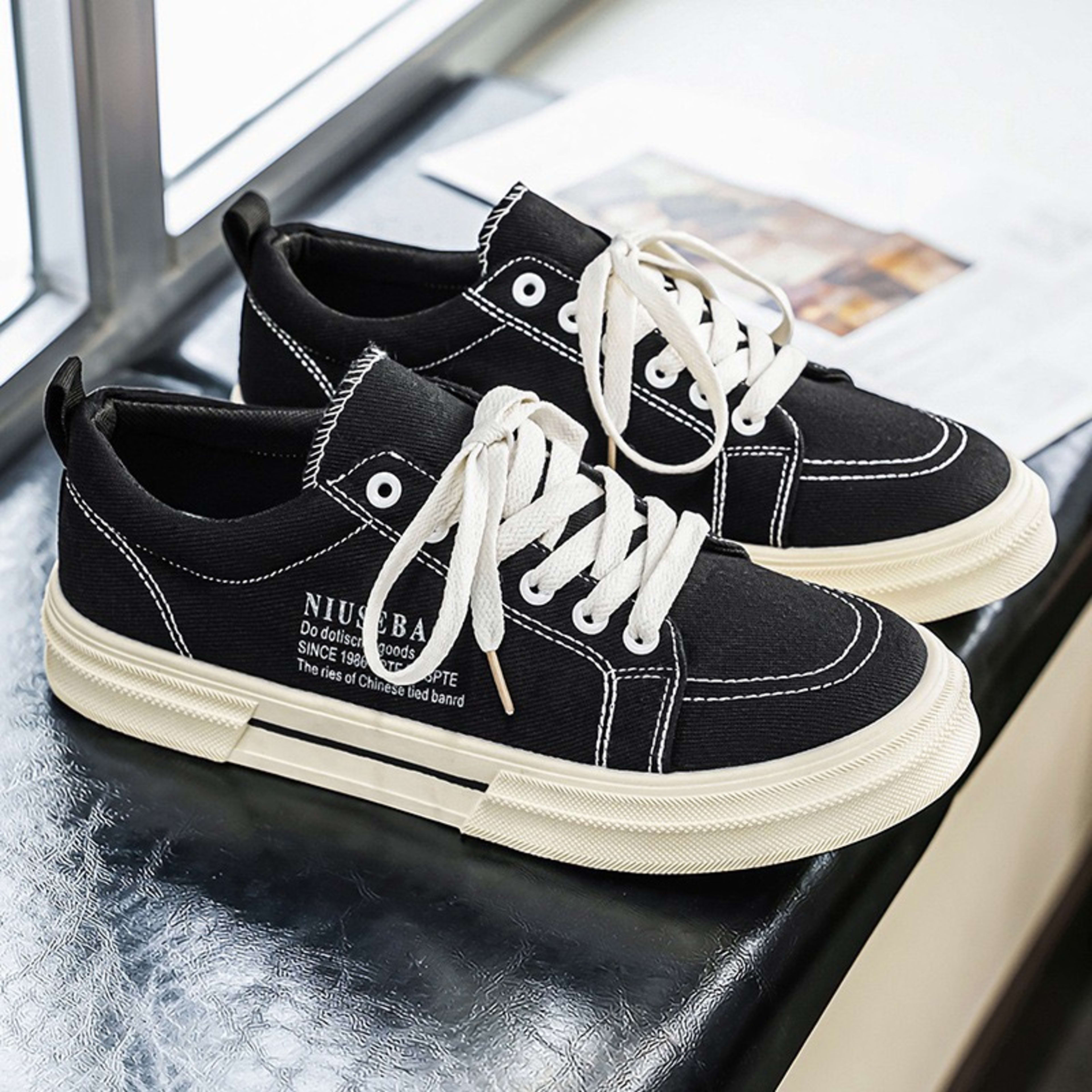Men’s Casual Sneakers