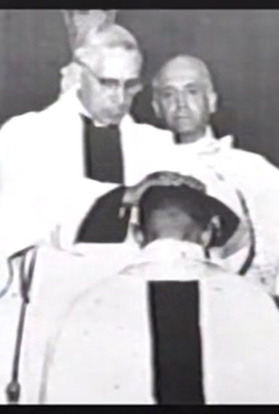Portada de MONSEÑOR ROMERO: UN MISTERIO DE DIOS Portada de MONSEÑOR ROMERO: UN MISTERIO DE DIOS