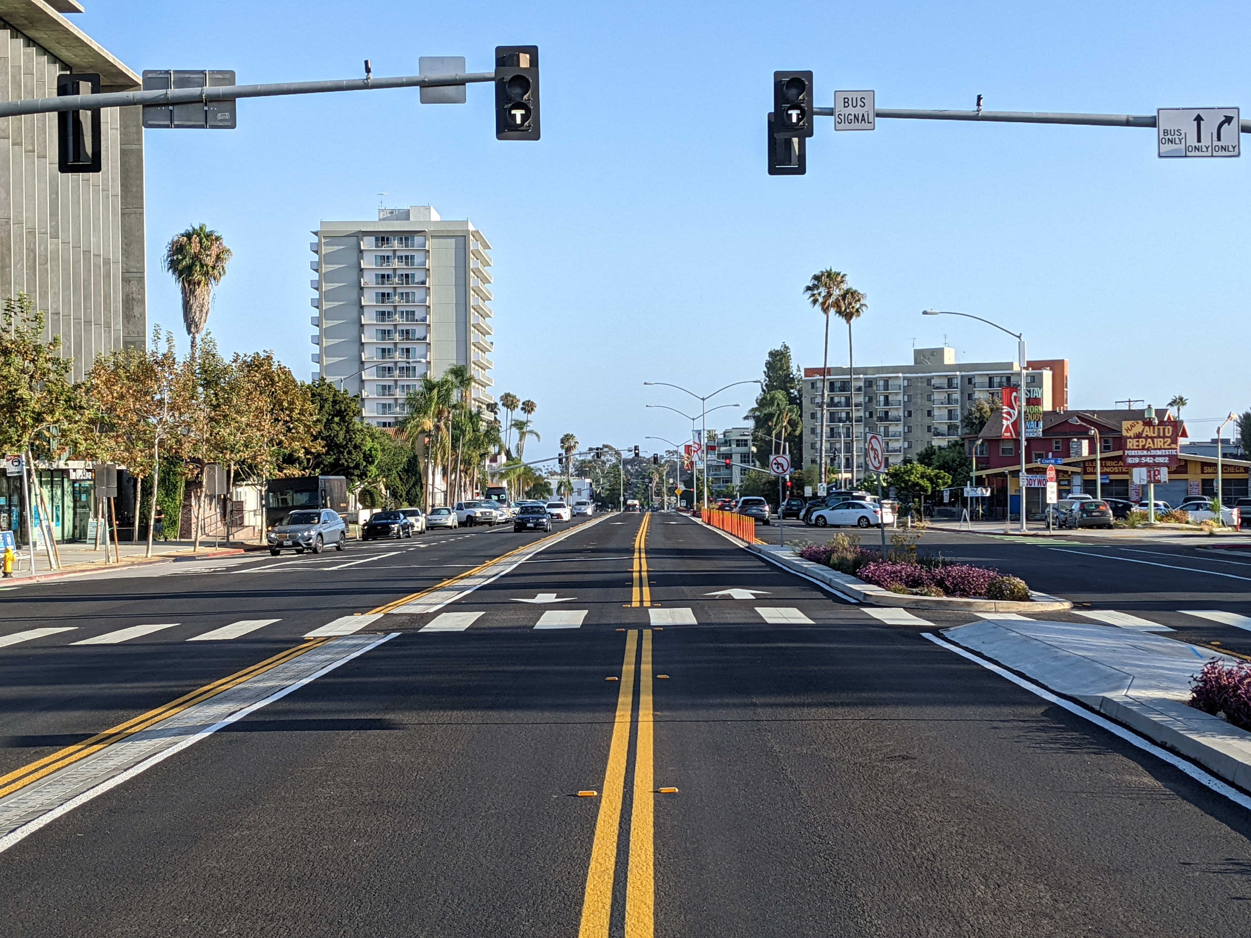 Traffic signals on the Park Boulevard dedicated bus-only lane Photo source: Circulate San Diego