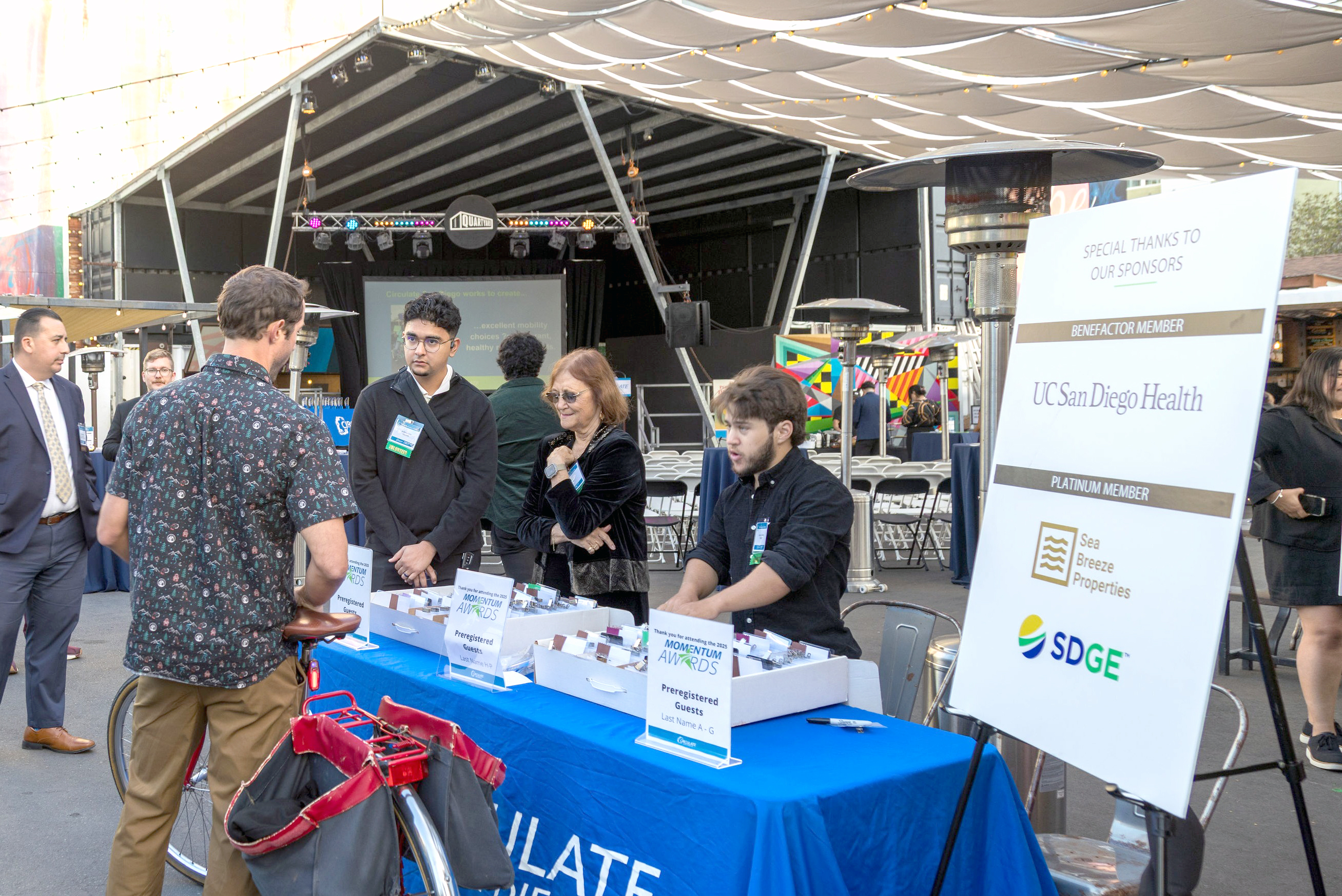People signing up for Circulate membership