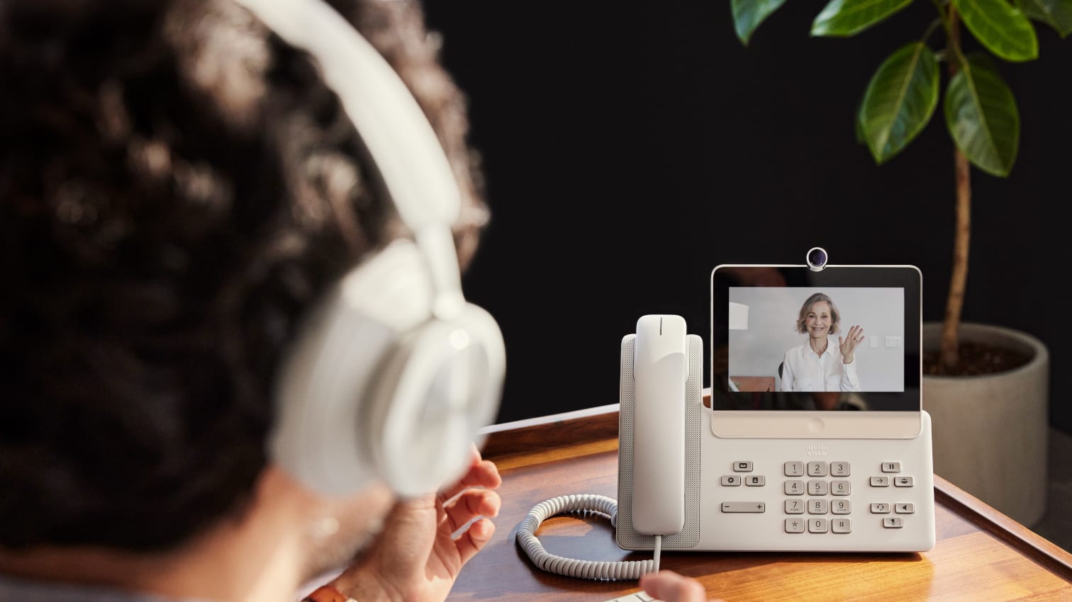 Was sind VoIP-Telefone? Und wie funktionieren sie? - Placetel