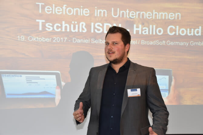 Daniel Selbach bei seinem Vortrag auf der "Hosted by Digital Cologne".