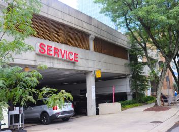 Chevy Chase Acura photo 2 of 4