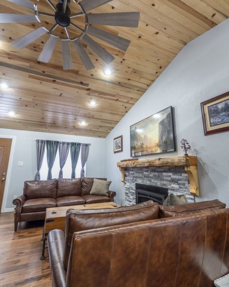 b7551aed-86a3-4488-9640-1fb1a109d5fc-1