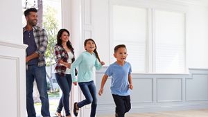 LIVE Distinct Real Estate