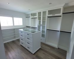 Abeja's Closets