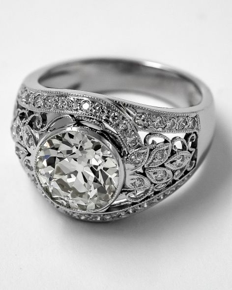 Holiday Shopping at Lilliane s Jewelry