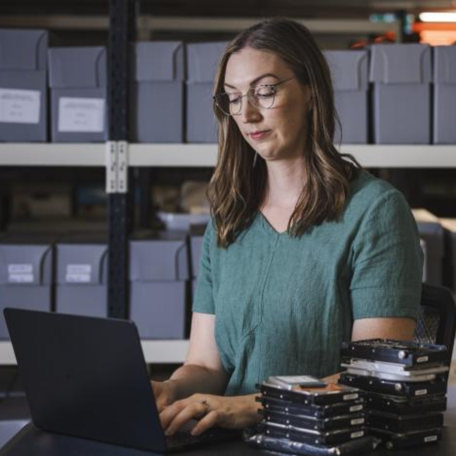 Collecting the intangible: Libraries and digital archives