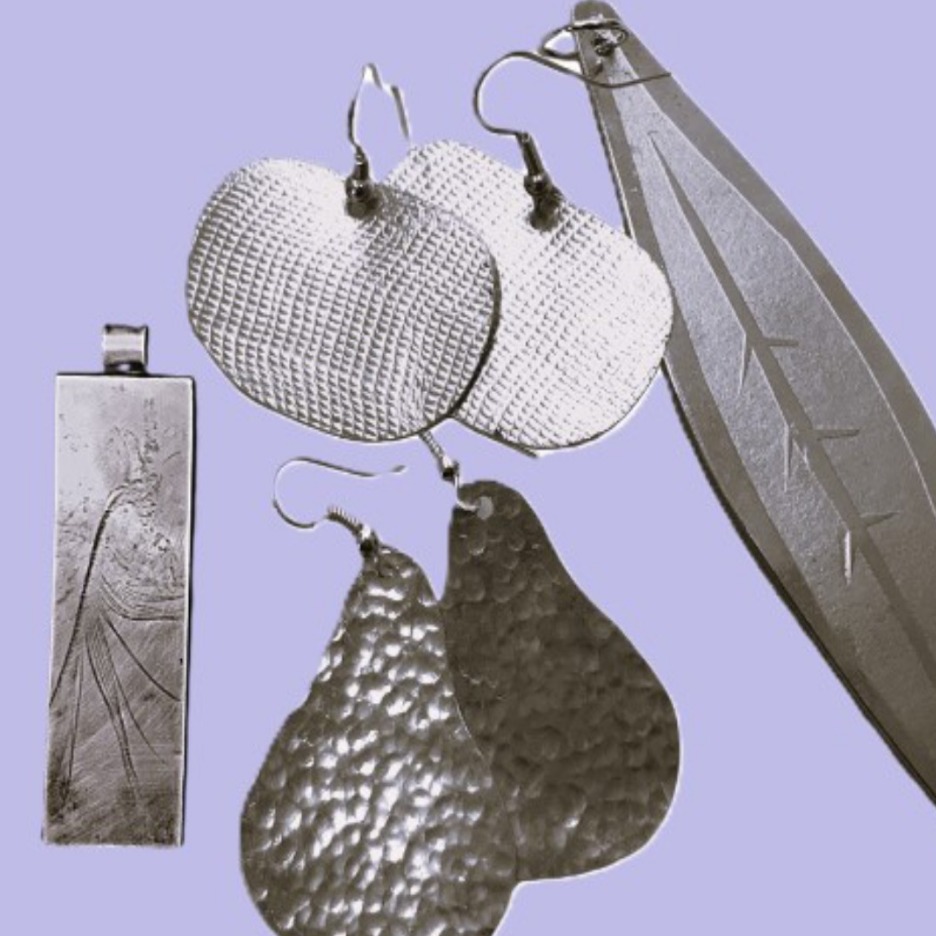 Jewellery Shorts: textured pendant or earrings