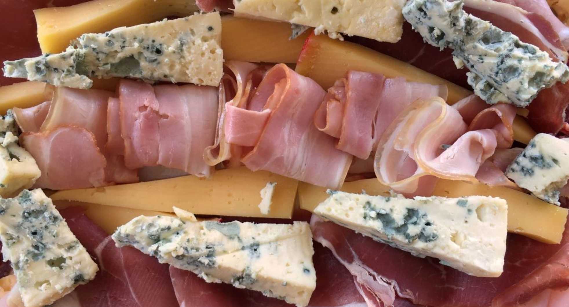 food,ingredient,cheese,dairy product,meat,recipe,blue cheese,delicacy,processed cheese,sheep milk cheese,gorgonzola