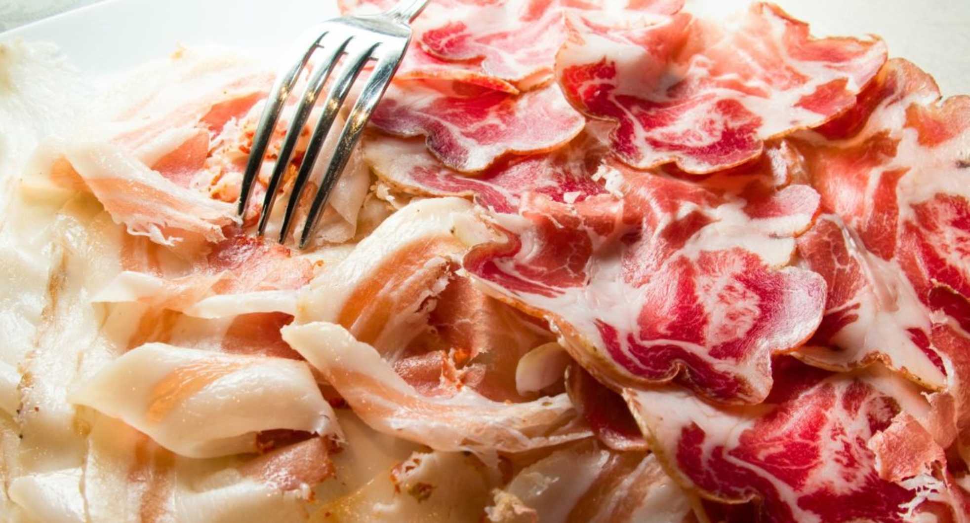 food,ingredient,meat,prosciutto,salumi,bayonne ham,pork,jamón serrano,recipe,jamón,lunch meat,salt-cured meat,animal fat,flesh,capocollo,beef