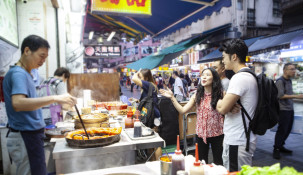 A night in Kowloon with a local