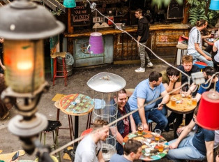 5 Best Ruin Bars In Budapest 