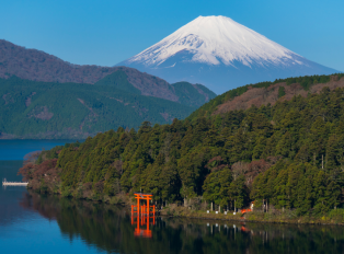 View of Lake Ashi with Mount Fuji covered with snow in 