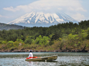 Mt Fuji, Japan's towering symbol