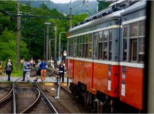 Train at on the Hakone Tozan Railway