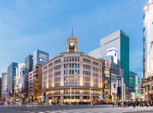 Go shopping at Ginza Mitsukoshi, Japan