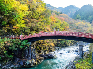 From Nikko Station to Nikko National Park with a local 