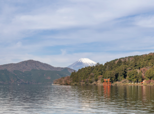Amazing views of Mount Fuji from Lake Ashi, Hakone, Jap
