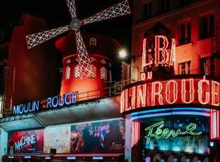 Your dose of Parisian nighttime magic – the legendary M