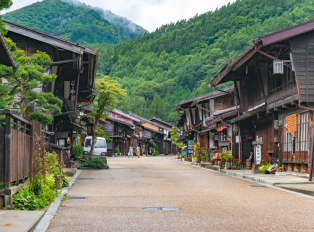 Walk this historic path connecting Kyoto to Tokyo