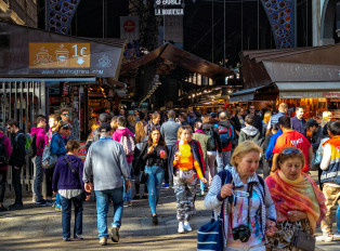 The bustling aisles of La Boqueria