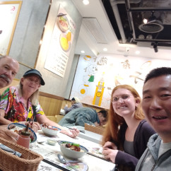 Local Roast Delights – Dining at a Traditional Hong Kong Eatery