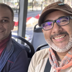 Sharing Stories on the Move