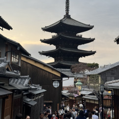 Crowd gathers near Yasaka Pagoda in Kyoto’s Higashiyama District.