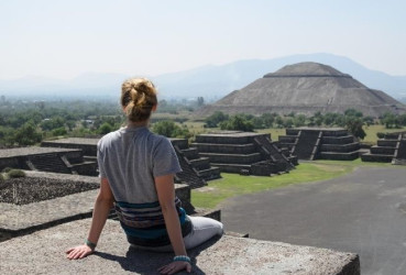 Tourist enjoying the sights of Teotihuacan, the City of Gods on a day tour with a local from Mexico City