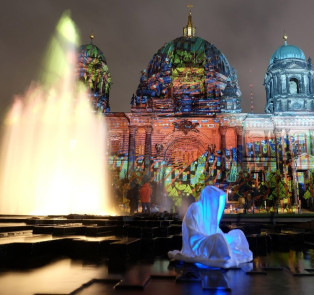 Discover Berlin’s Art Scene By Night