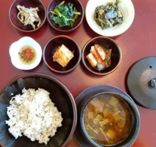 Temple food at Barugongyang