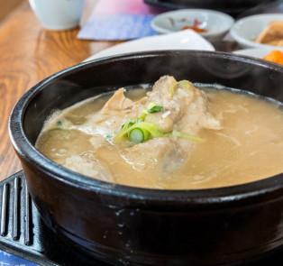 Spicy chicken stew at Gyerim