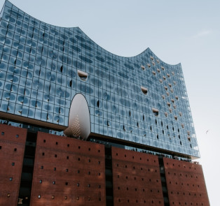 Tour the famous Elbphilharmonie