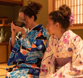 Take part in a traditional tea ceremony in Hama-rikyu G