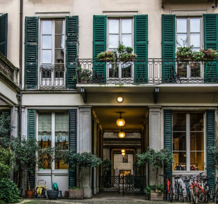 Brera district courtyards