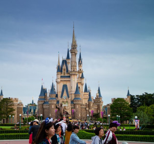 Japans popular amusement park