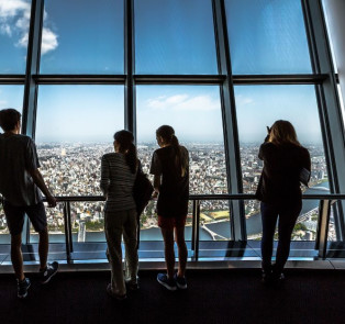 Visit the popular Tokyo Tower