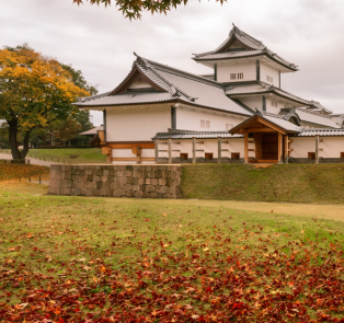 Kanazawa castle and beautiful surroundings in autumn