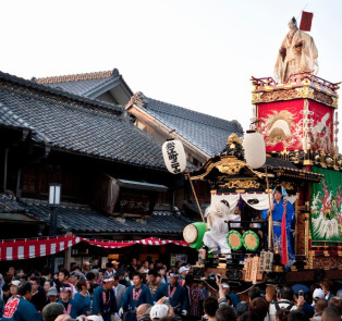 Kawagoe Matsuri festival with many people gathered toge