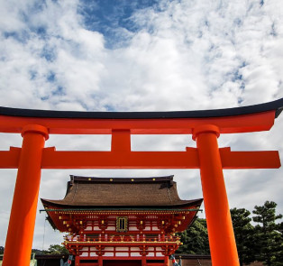 Explore the wonders of Fushimi Inari