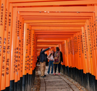 A walking tour is gateway into Kyoto