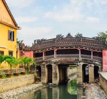 canal,channel,bridge