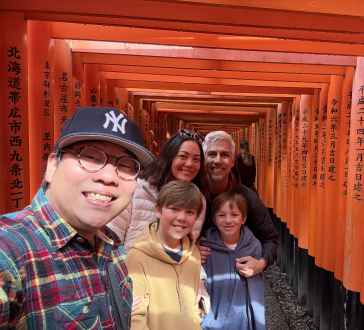 Capturing Joy: A Serendipitous Smile at the Fushimi Inari Shrine