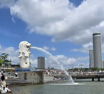 Majestic Merlion: A Day in Singapore's Heart