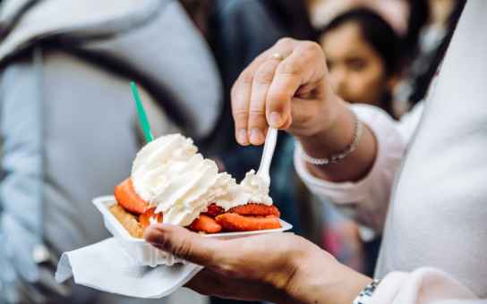 Brussels Bites: Street Snacks, Café Culture & Hidden Treats