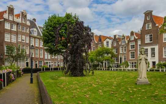 Canals, Cobblestones & Courtyards: A Fairytale Bruges Escape