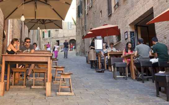 Secret Siena: Alleys, Oratories & Everyday Rituals