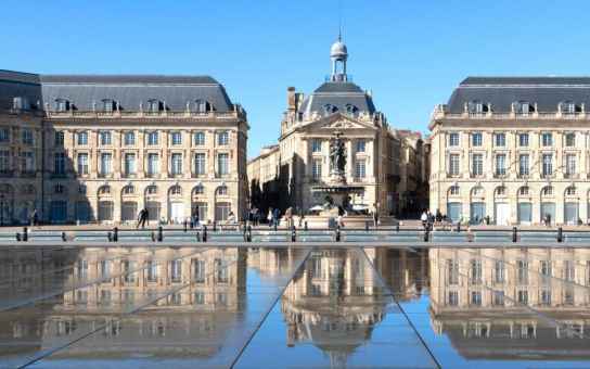 Essential Bordeaux: Where Famous Sights Meet Hidden Local Secrets.